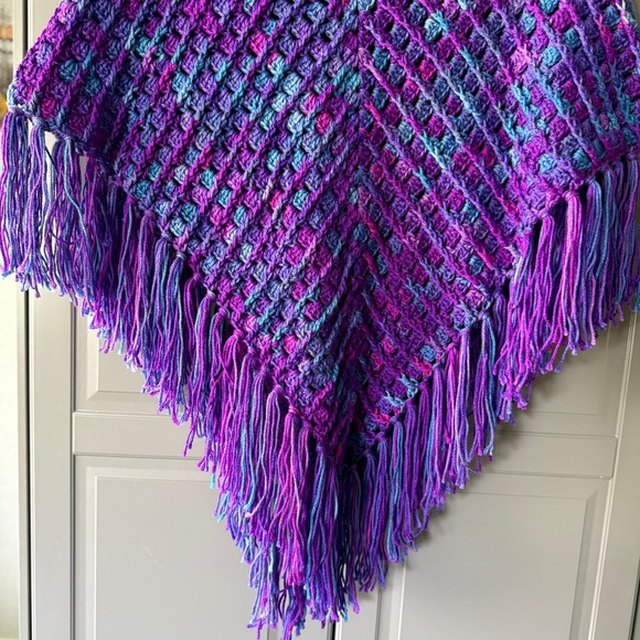 Vintage Women's Variegated Diamond Stitch Crochet Fringe Cowl Poncho, Purple,OS - Picture 4 of 11